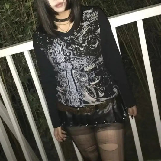 Antique Mysterioshop Black Plunge-neck Bloshope