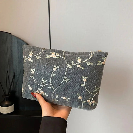 Rattan Handheld Straw Clutch Wristlet