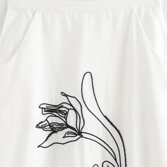 Versatile Contrast Colored Flower Embroidery High Waist Skirt