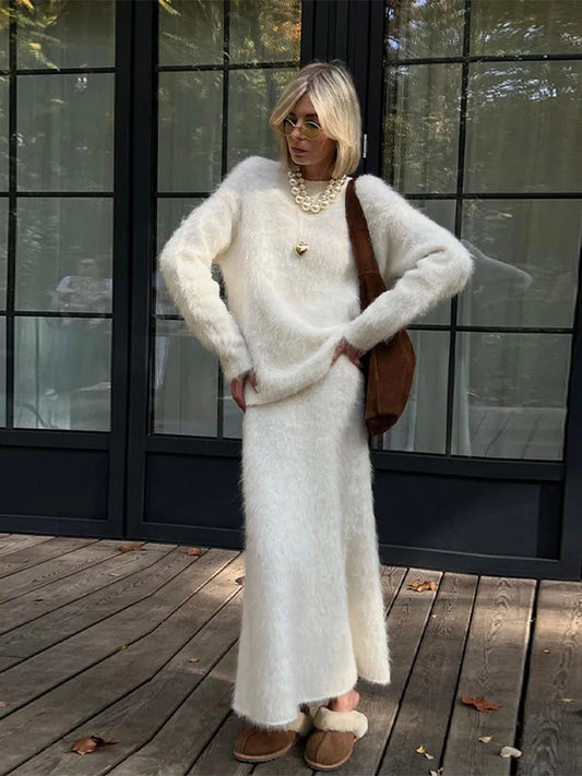 Chic O-neck Cashmere Skirt Sweater