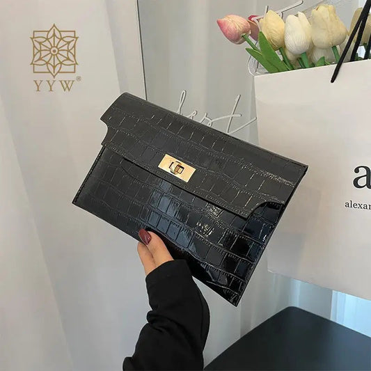 Thin Envelope Crocodile Pattern Wristlet