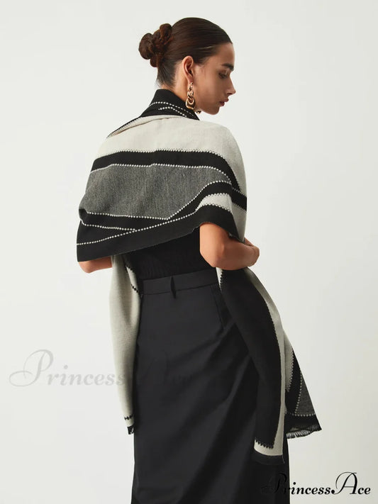 Contrast Color Graceful Geometric Scarf Scarves