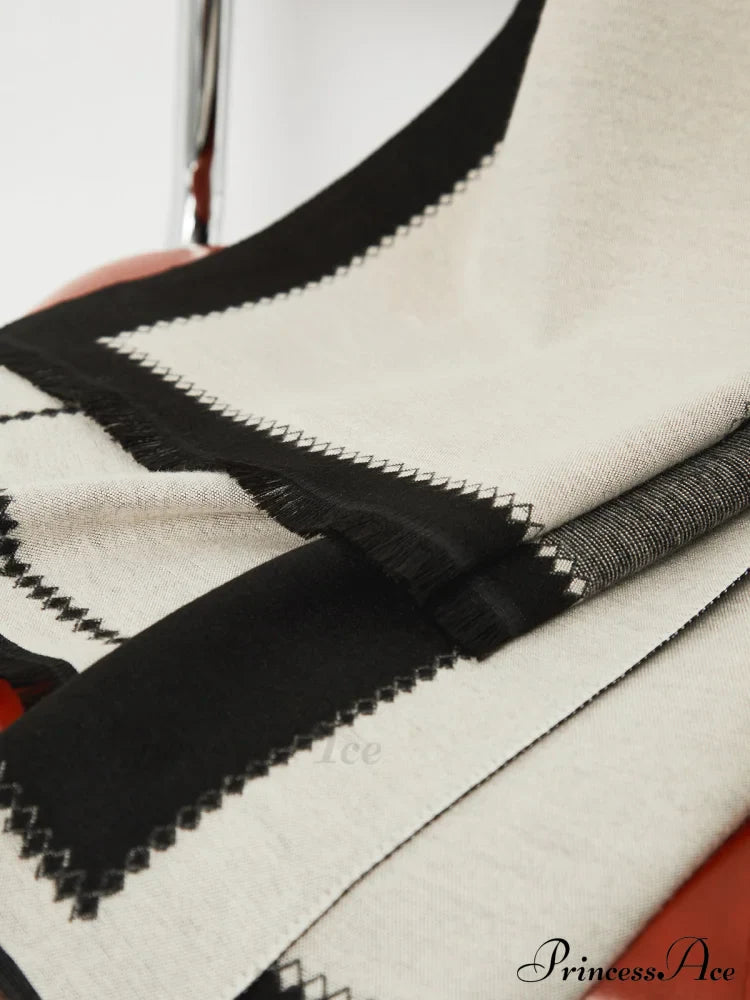 Contrast Color Graceful Geometric Scarf Scarves