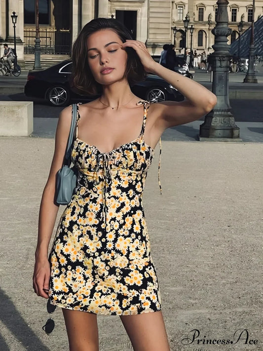 Daisy Printed Graceful Floral Short Dress Black / Xs Dresses