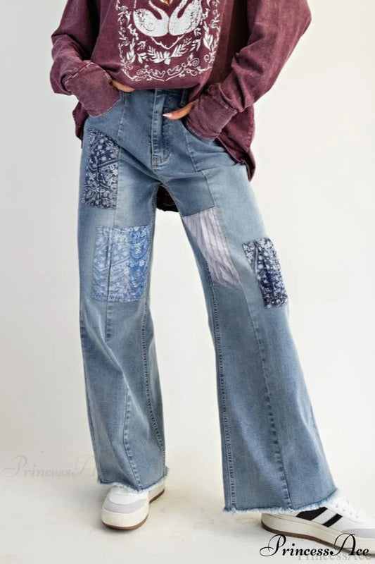 High Waisted Appliqué Straight Leg Jeans
