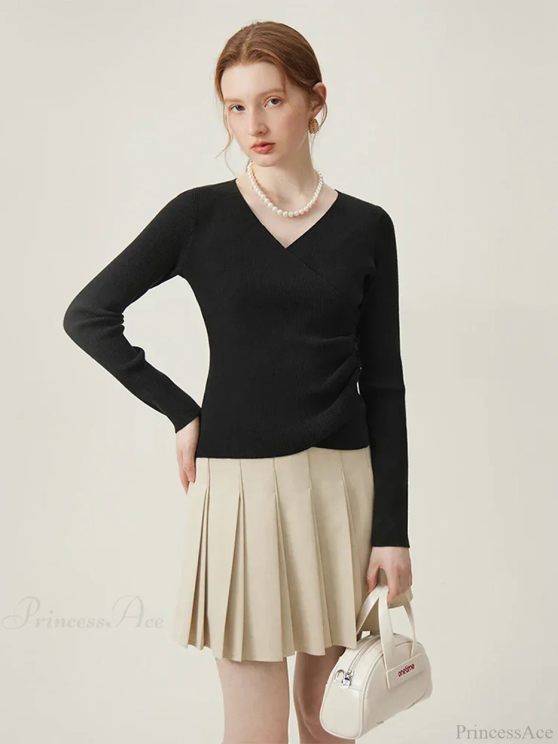 Minimalist V-neck Knit Bottom Sweater Sweater